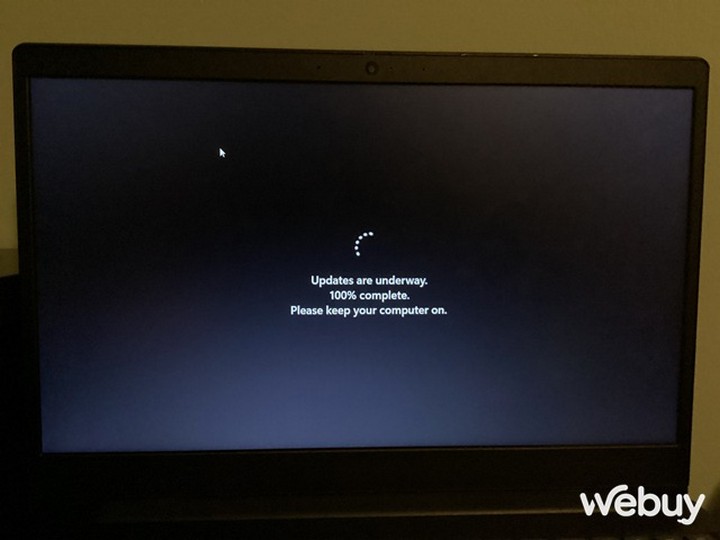 lỗi treo máy khi Windows Update kẹt ở 100%